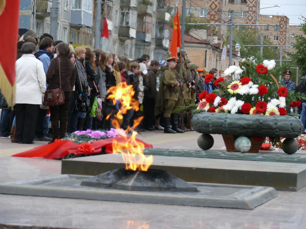 Поздравления с Днем Победы: что пожелали калужанам губернатор, сенатор, депутаты