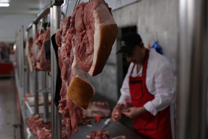 Более 400 килограммов некачественной продукции обнаружено на рынках в Крыму