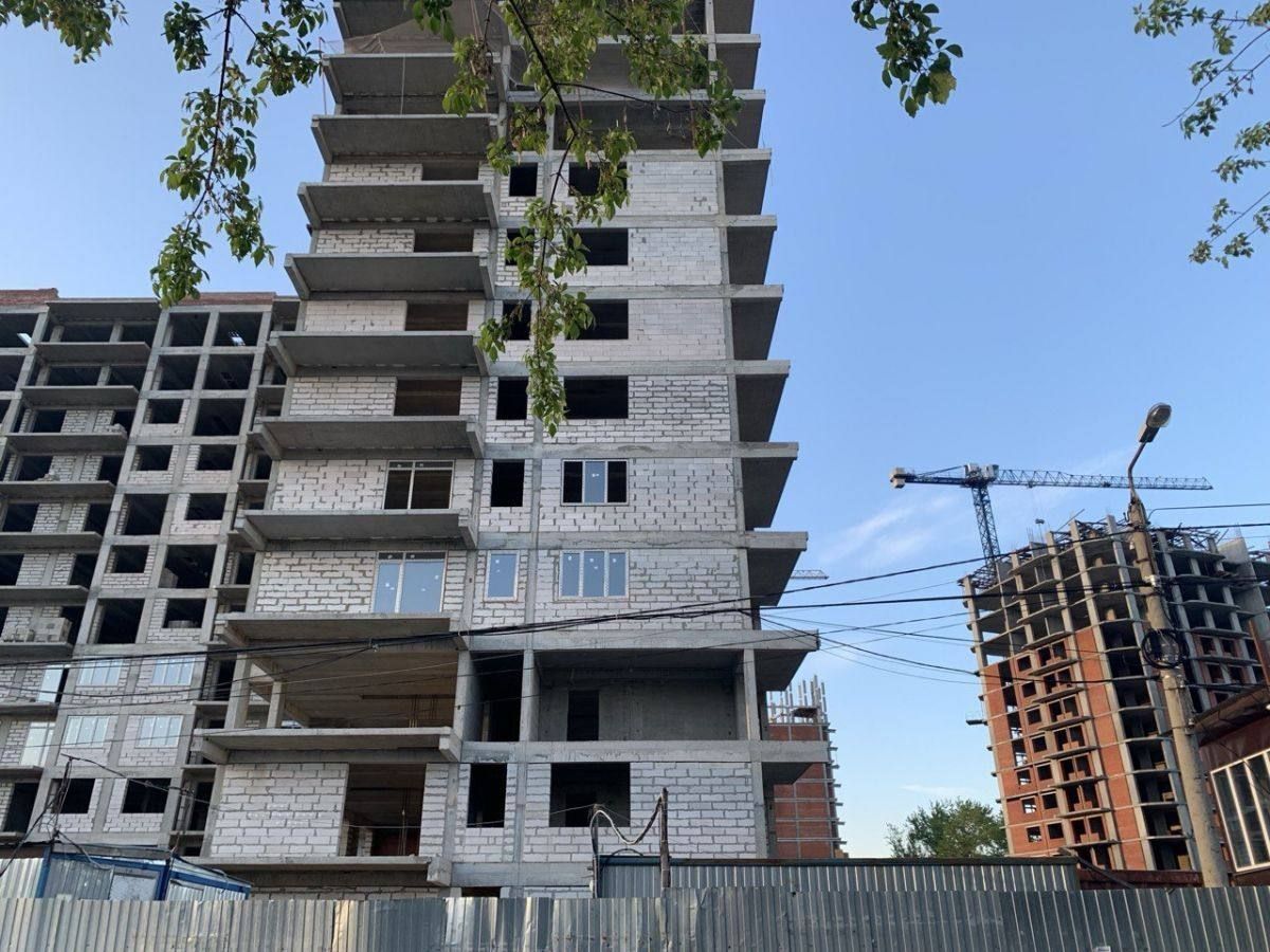 Сотрудницу банка отдали под суд за взятку в деле скандального ЖК «Калейдоскоп» в Калуге