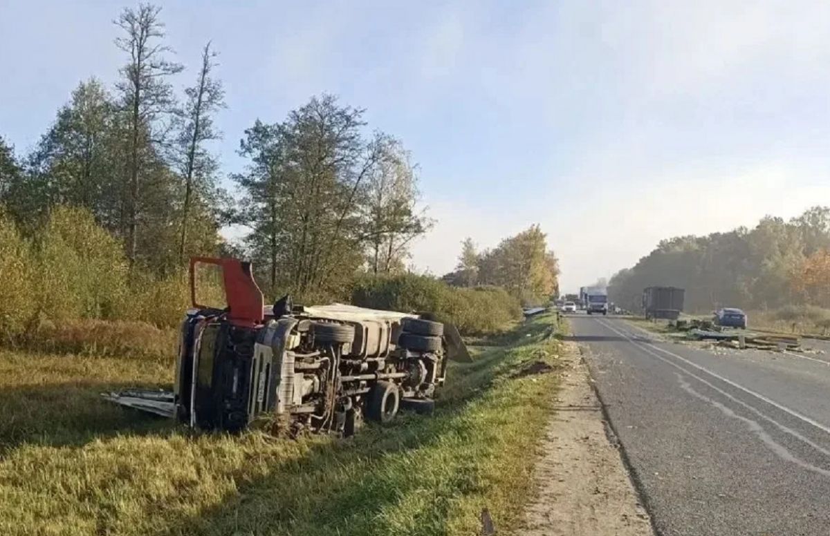 Первые кадры с места ДТП со школьным автобусом под Калугой