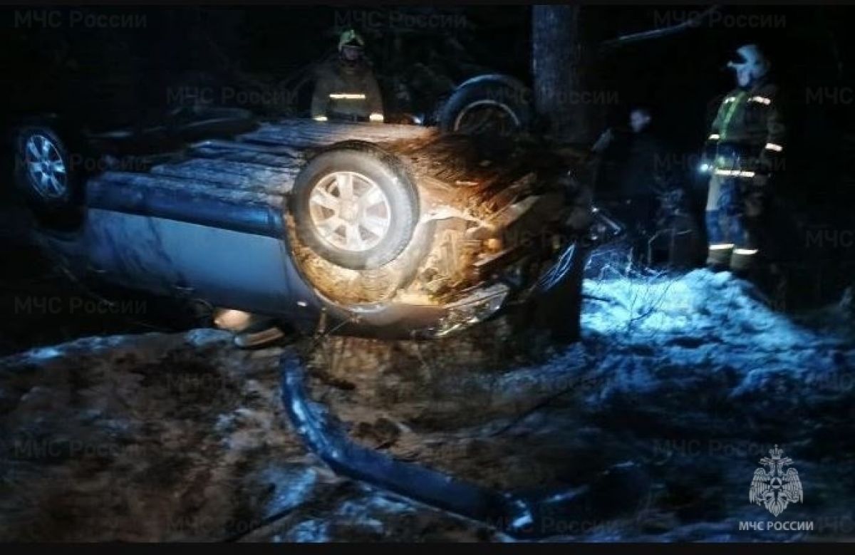 В Кировском районе Nissan оказался в кювете