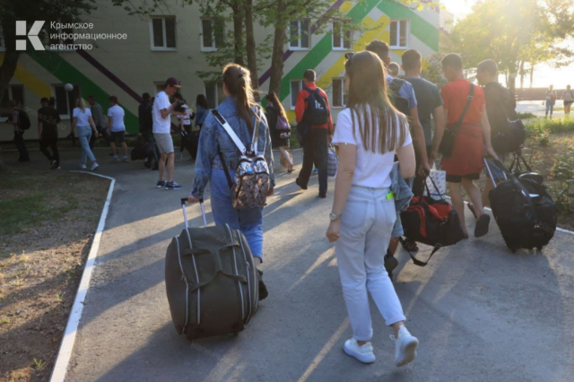 2,1 млрд рублей потрачено на детский отдых в Крыму в 2025 году