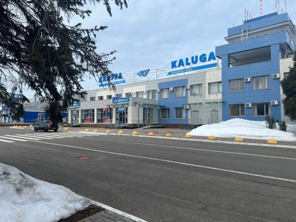 В калужском аэропорту задержали рейс в Санкт-Петербург