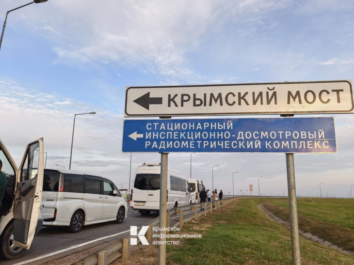 В очереди на Крымский мост стоит свыше 800 автомобилей
