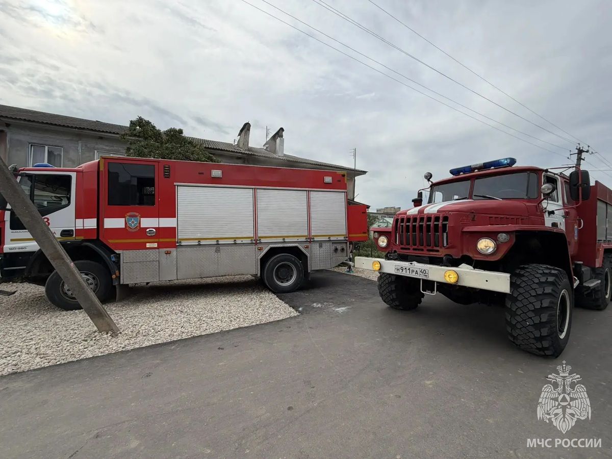 Пять человек спасли при пожаре в квартире на улице Болдина в Калуге
