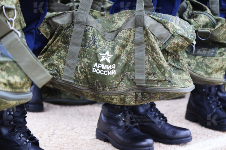 Двое крымчан предложили знакомому «решить вопрос» с армией за 250 тысяч рублей