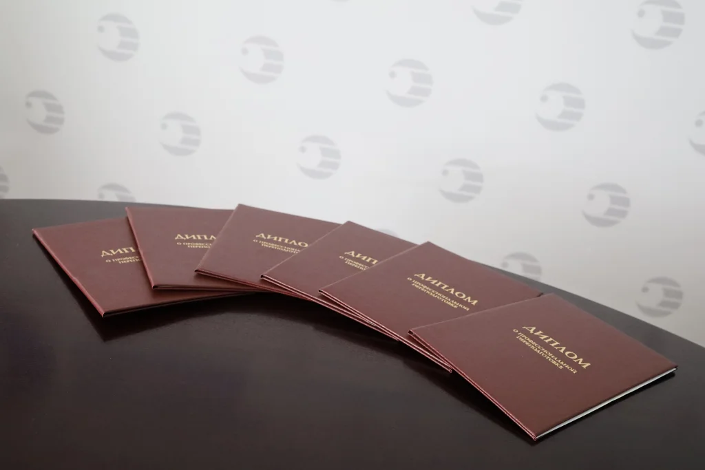 Калужская сбытовая компания инвестирует в развитие сотрудников: шесть специалистов получили дипломы МЭИ
