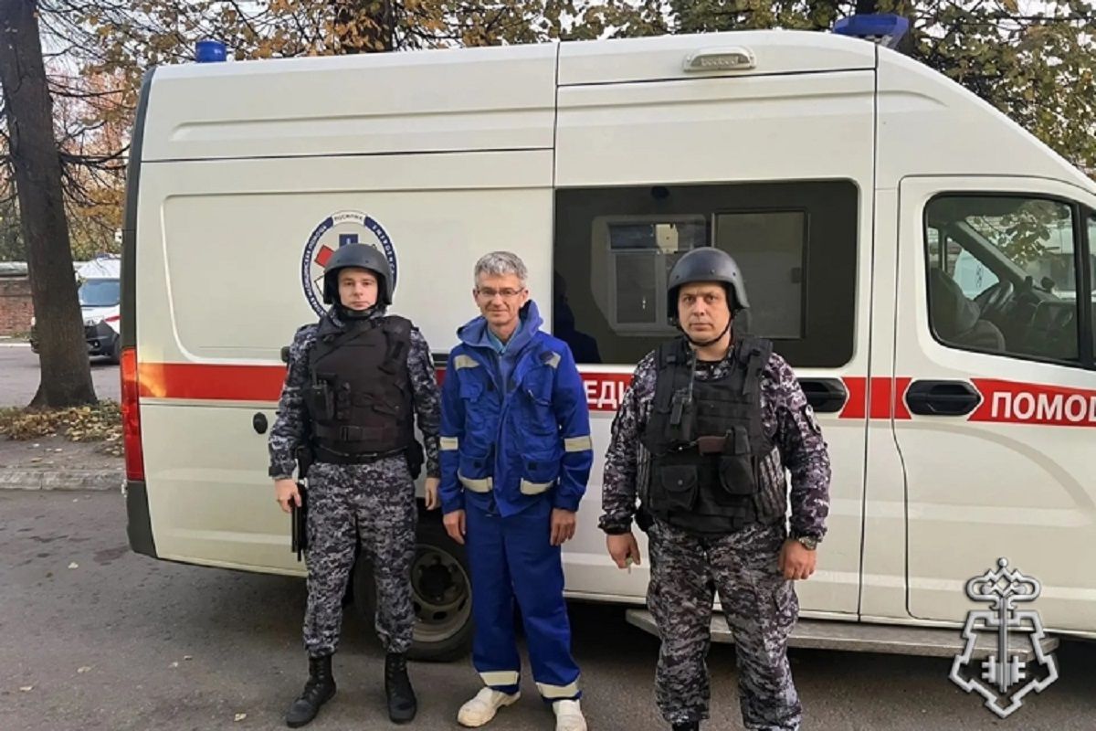 Пациент напал с ножом на врачей скорой помощи в Калуге