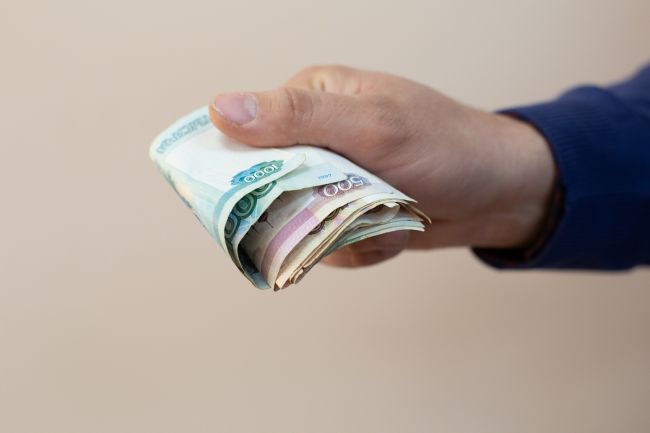 Два калужских автоинспектора набрали взяток почти на 90 тысяч рублей