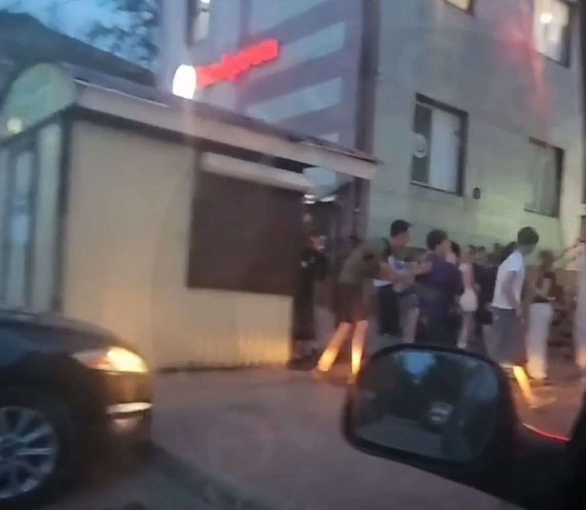 Жалобу калужан на алкомаркет и вечно пьяную молодежь возле него услышал Александр Бастрыкин