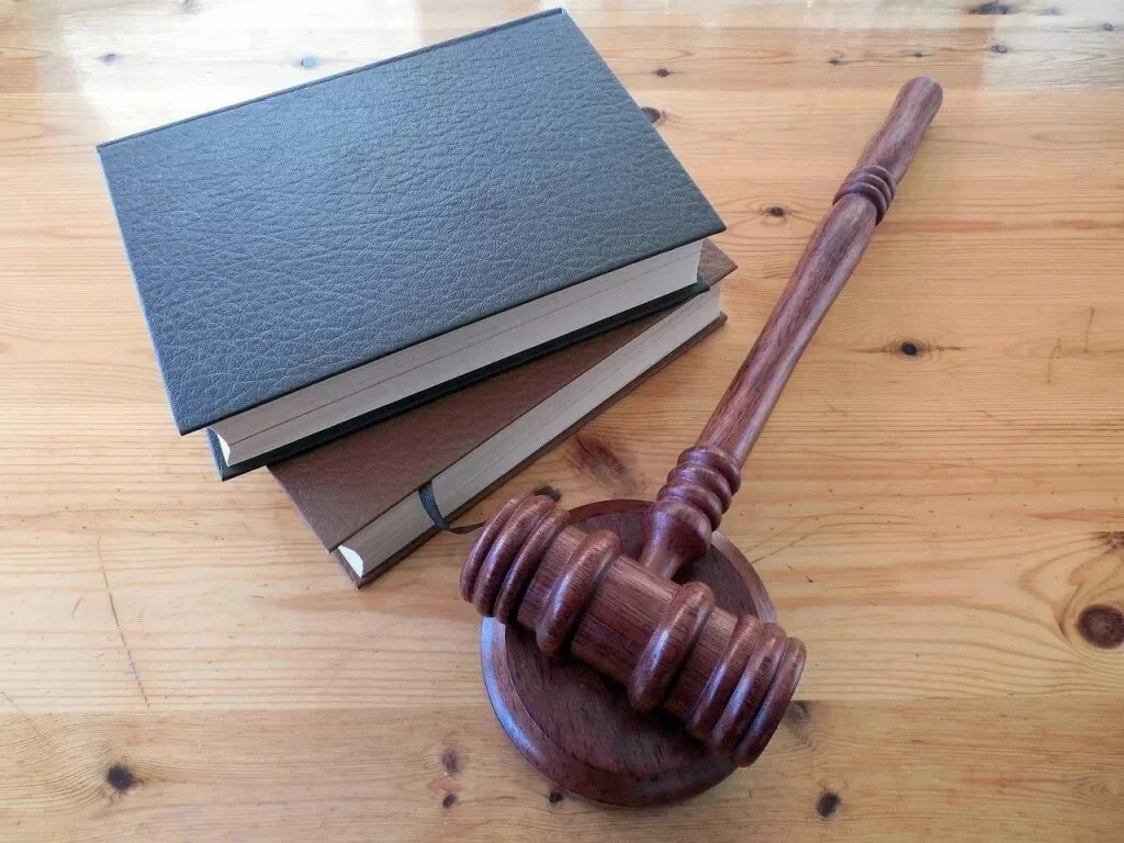 Какие законы вступают в силу с 1 октября: пенсии, маркетплейсы, СБП
