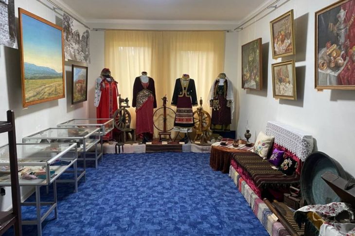 В Старом Крыму открылась выставка «Наследие народов Крыма»