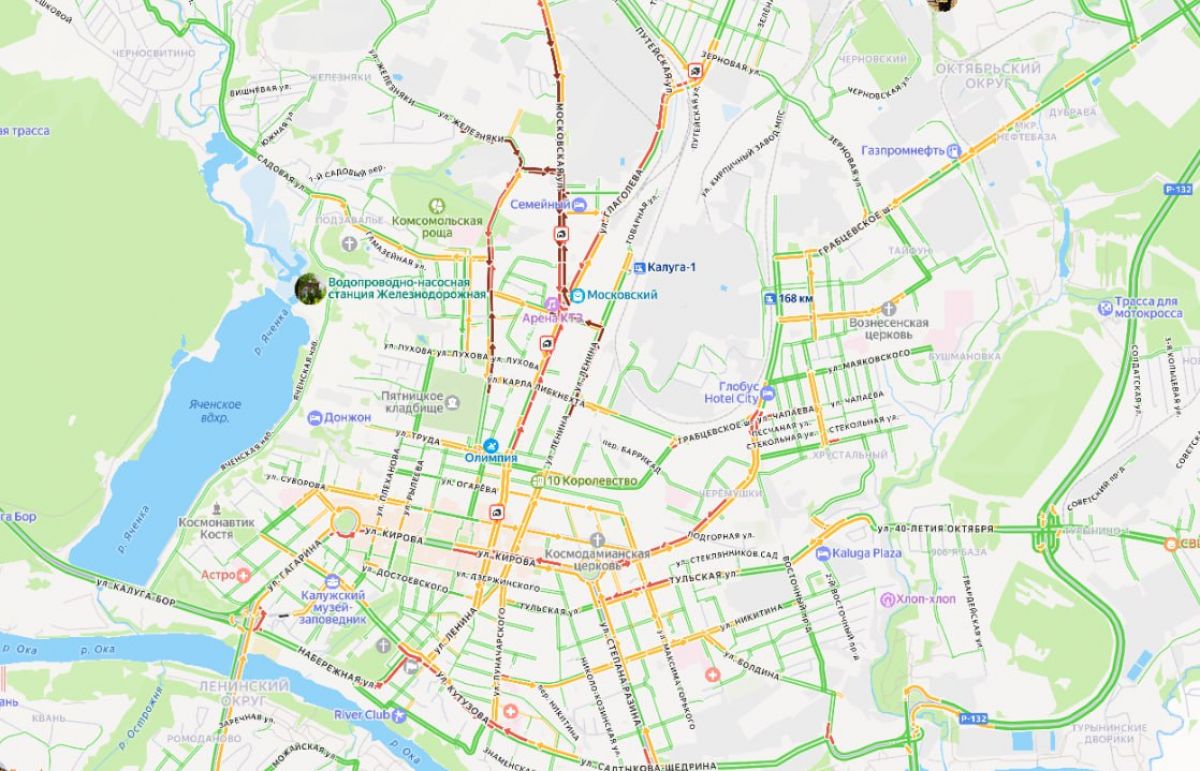 Калуга встала в пробках: город «покраснел» на картах из-за трёх ДТП