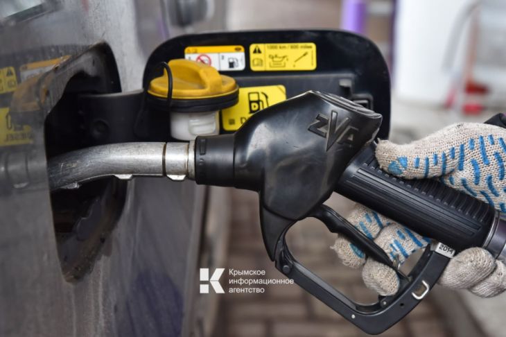 Где можно заправить автомобиль в Крыму 23 июля: адреса АЗC с бензином и дизелем