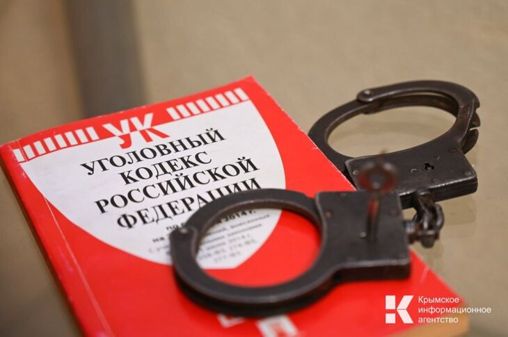 В Крыму изготавливали фальшивые дипломы об окончании вуза за 30 тысяч рублей