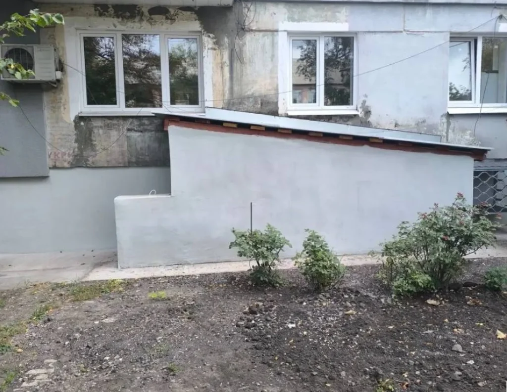 Калужские строители отремонтировали дом в подшефном Золотом 