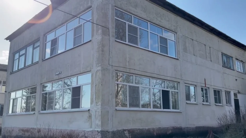 В Людиново ремонтируют детский сад «Сказка»