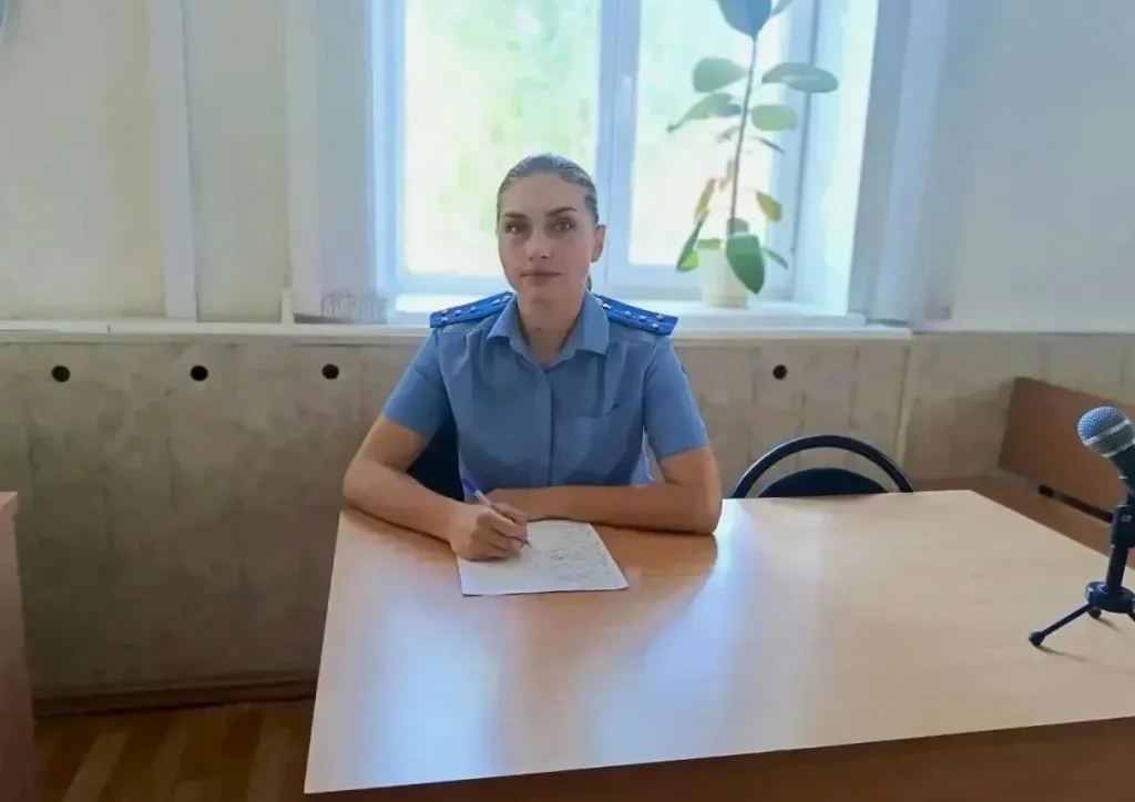 Прокуратура добилась ограничения доступа к аварийному зданию в Бабынинском районе