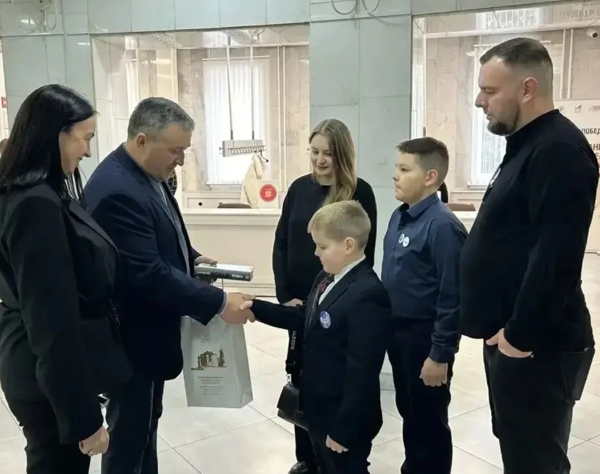 Устроившая гендер-пати у памятника Жукову калужская семья назовет нового сына Георгием
