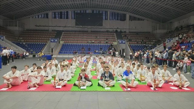 Крымские каратисты завоевали семь медалей на первенстве России