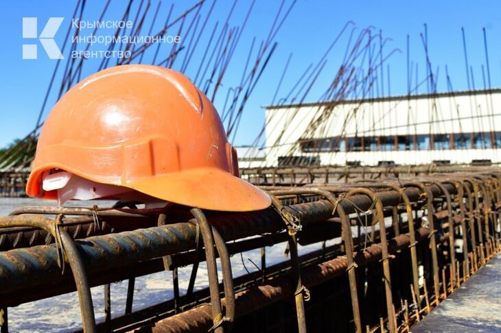 В Крыму приостановили только часть строек