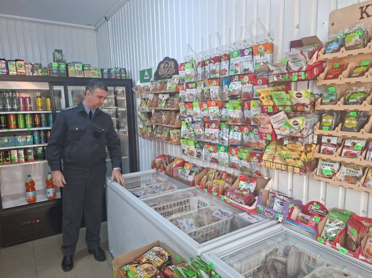 На ярмарке в Черноморском районе нашли более 140 кг опасного мяса и рыбы