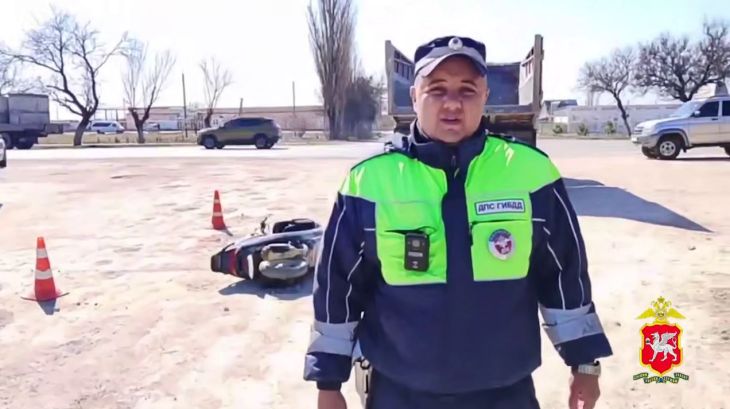 Под Симферополем мопедист влетел в КамАЗ